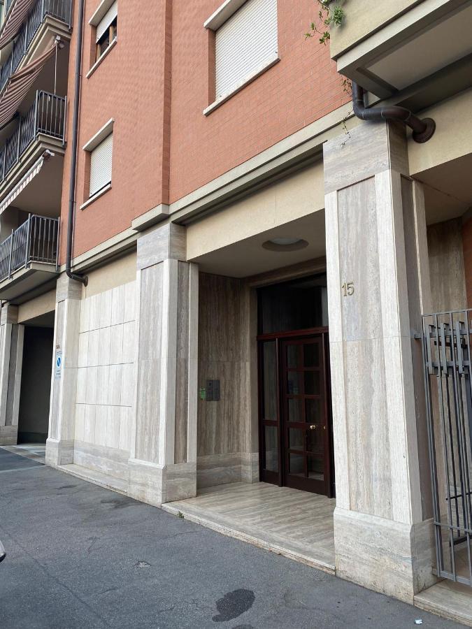 Appartamento Cenisia Vicino Al Centro Con Garage Turin Bagian luar foto